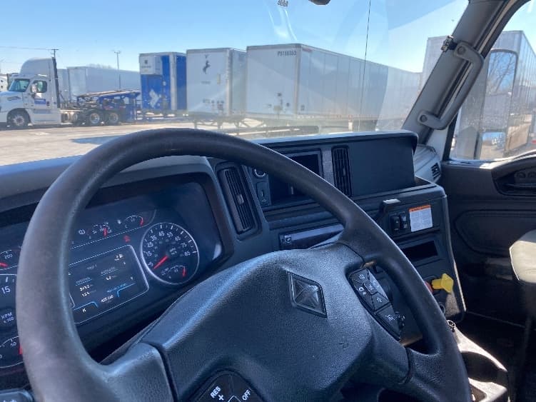 2019 International LT — photo 10