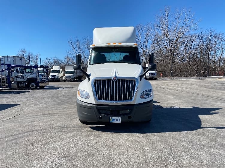 2019 International LT — photo 2