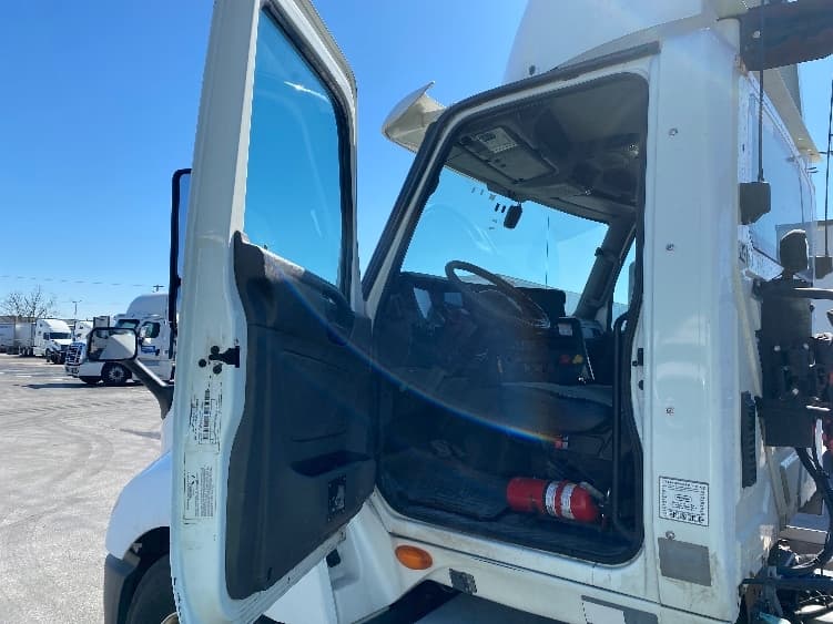 2019 International LT — photo 9