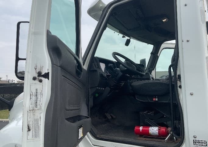 2019 International LT — photo 9