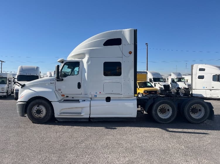 2019 International LT — photo 4