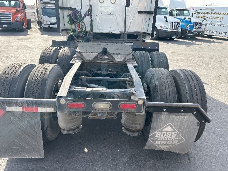 2019 International LT — photo 6