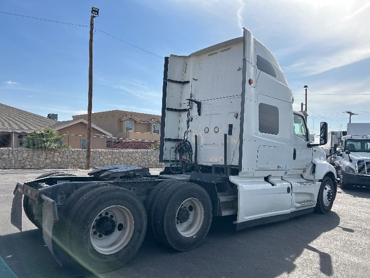 2019 International LT — photo 7