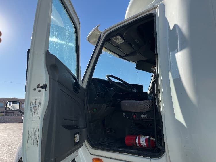 2019 International LT — photo 9