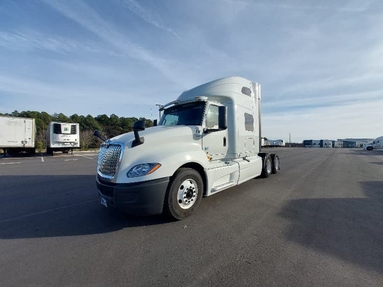 2019 International LT — photo 3