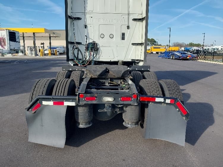 2019 International LT — photo 6