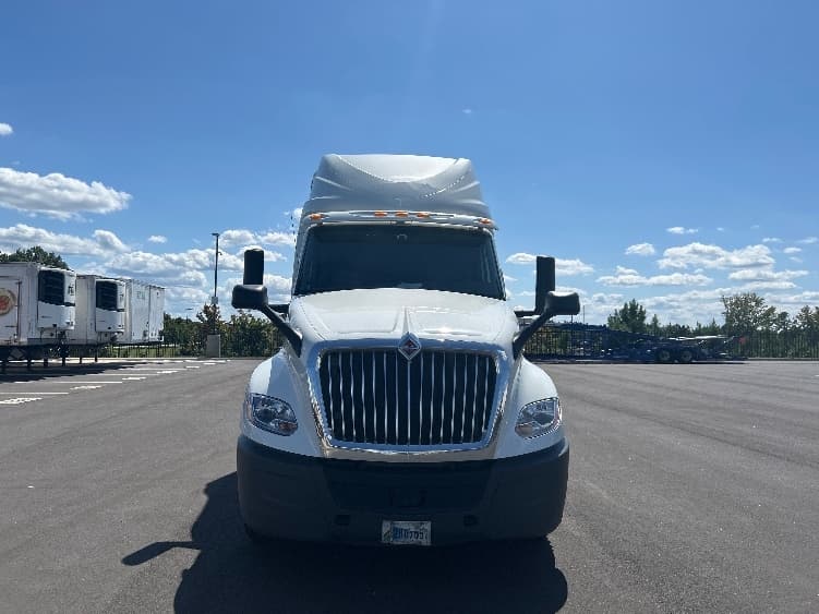 2019 International LT — photo 2