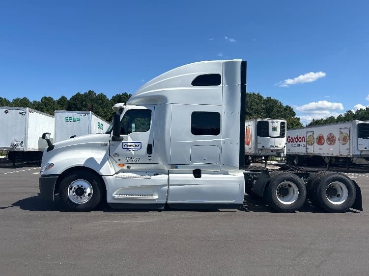 2019 International LT — photo 4