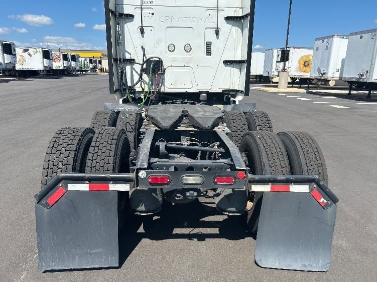 2019 International LT — photo 6