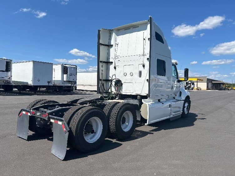 2019 International LT — photo 7