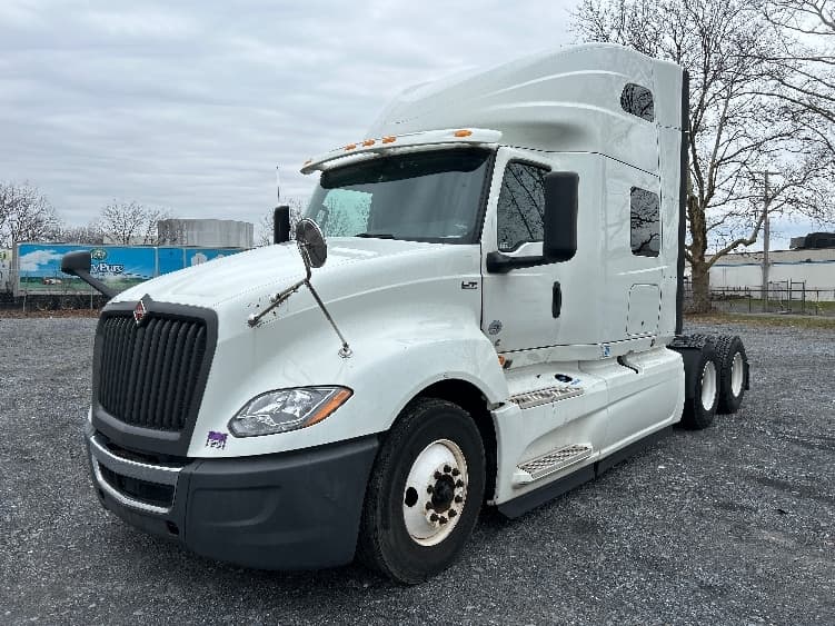 2020 International LT — photo 3