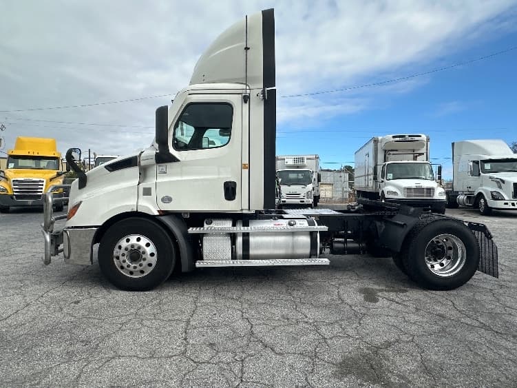 2020 Freightliner Cascadia — photo 4