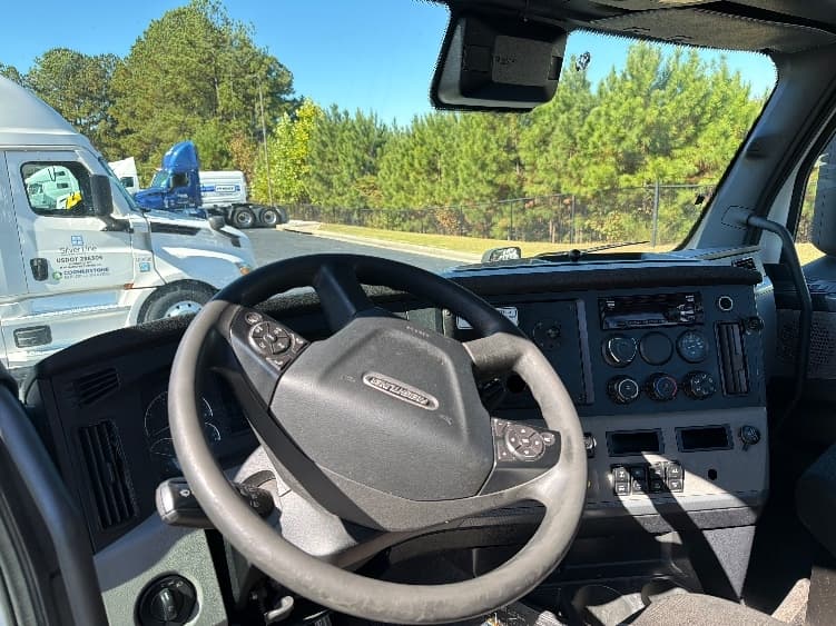 2020 Freightliner Cascadia — photo 10