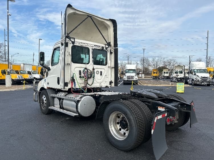 2020 Freightliner Cascadia — photo 5