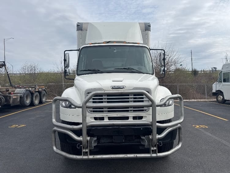 2021 Freightliner M2 106 — photo 2