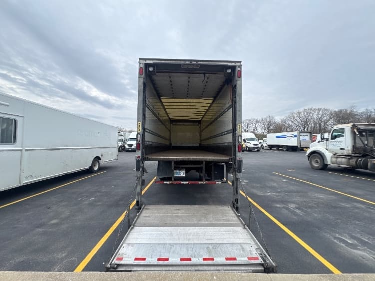 2021 Freightliner M2 106 — photo 9