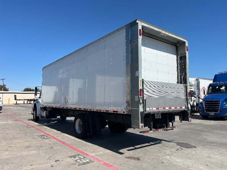 2021 Freightliner M2 106 — photo 6