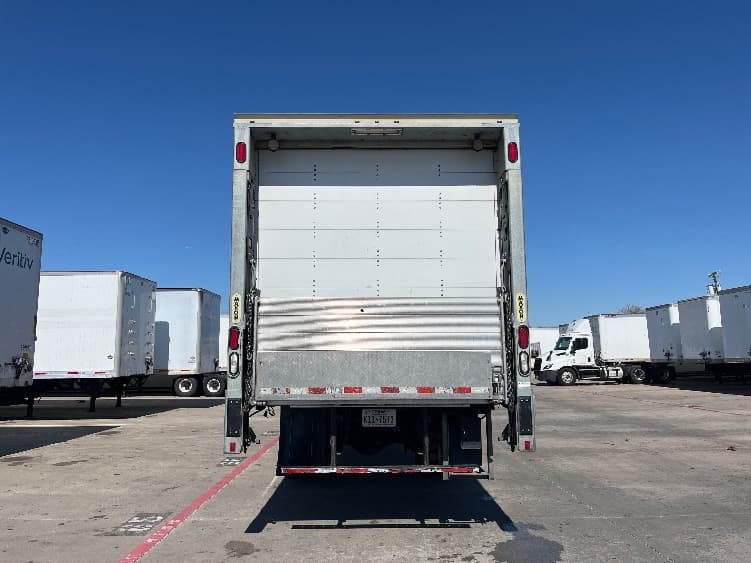 2021 Freightliner M2 106 — photo 7