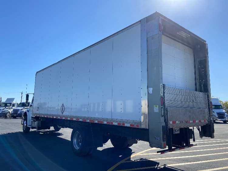 2021 Freightliner M2 106 — photo 6