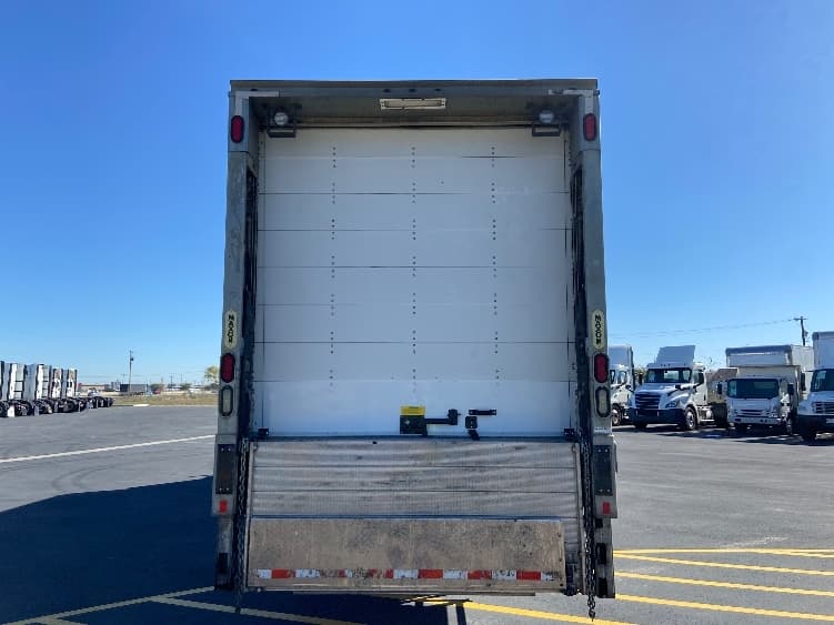 2021 Freightliner M2 106 — photo 7