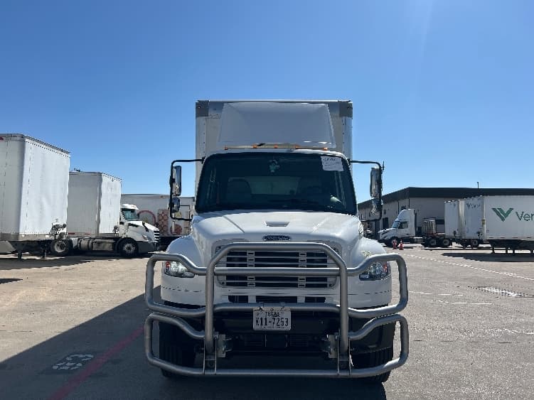 2021 Freightliner M2 106 — photo 2