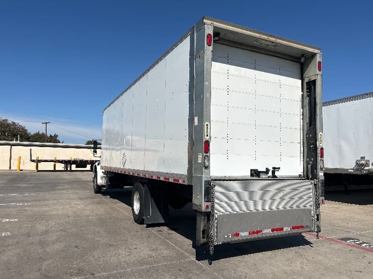 2021 Freightliner M2 106 — photo 6