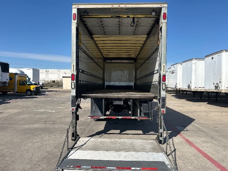 2021 Freightliner M2 106 — photo 9