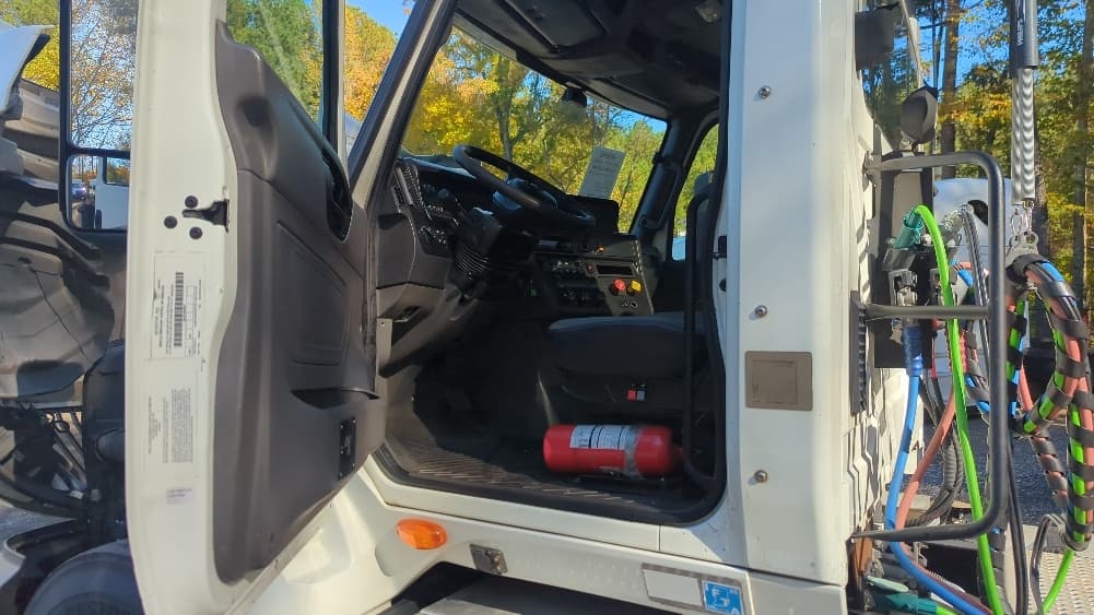 2019 International LT — photo 9