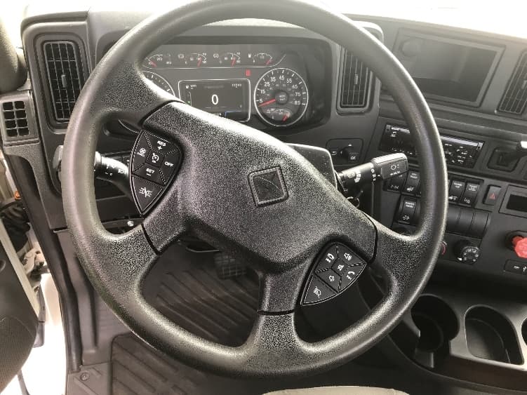 2019 International LT — photo 10