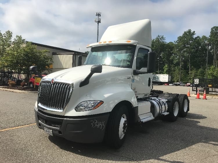 2019 International LT — photo 3