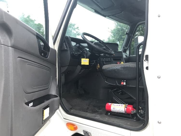 2019 International LT — photo 9