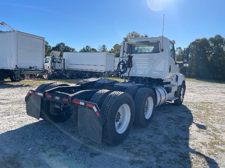 2019 International LT — photo 7