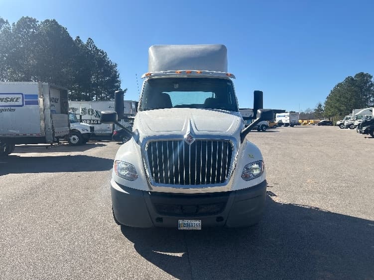 2019 International LT — photo 2