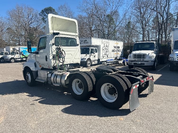 2019 International LT — photo 5