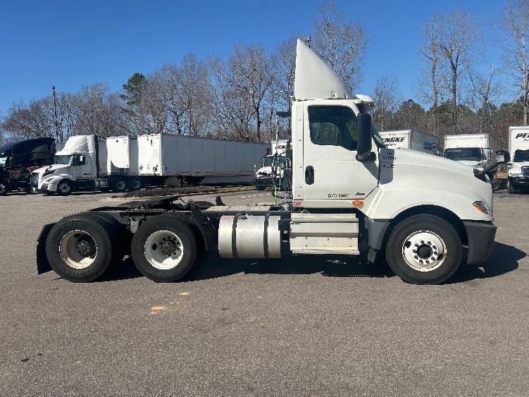 2019 International LT — photo 8