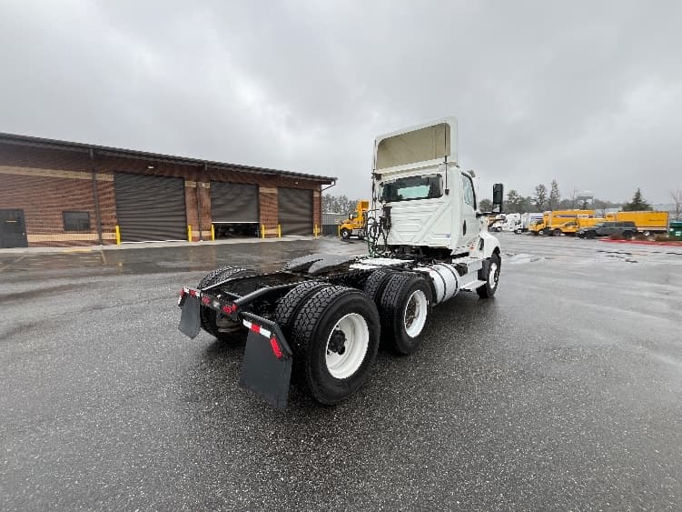 2019 International LT — photo 7