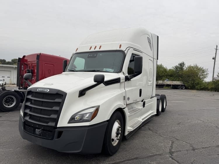 2021 Freightliner Cascadia — photo 3