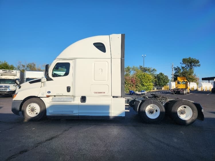 2021 Freightliner Cascadia — photo 4