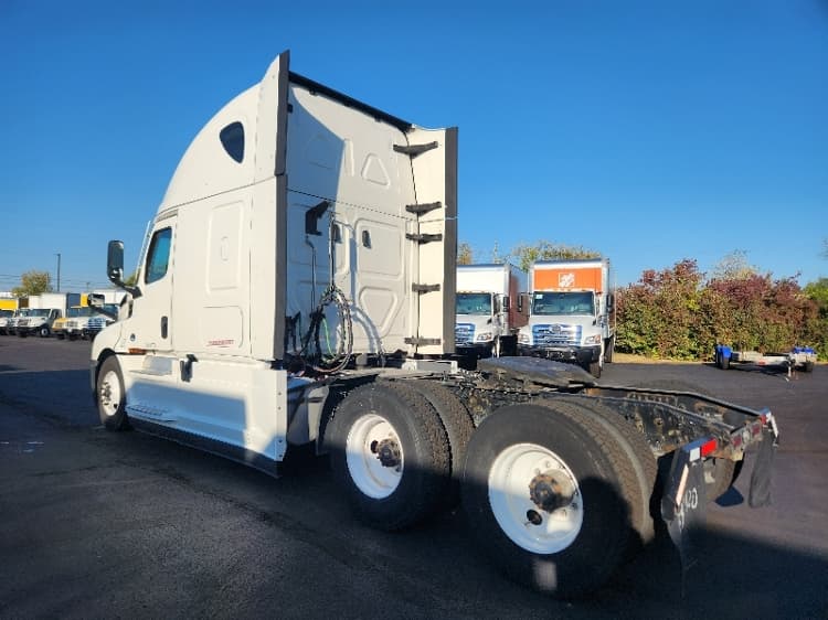 2021 Freightliner Cascadia — photo 5