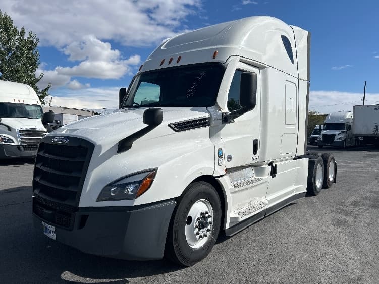 2021 Freightliner Cascadia — photo 3