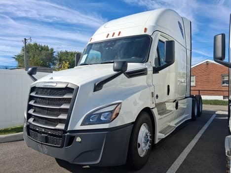 2021 Freightliner Cascadia — photo 3