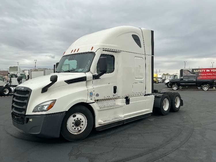 2021 Freightliner Cascadia — photo 3