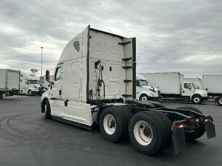 2021 Freightliner Cascadia — photo 5