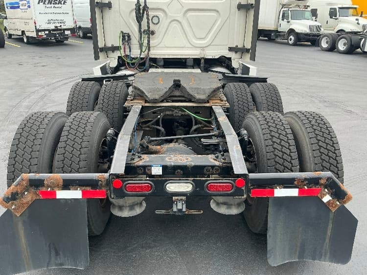 2021 Freightliner Cascadia — photo 6