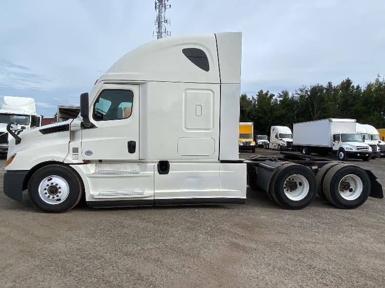 2021 Freightliner Cascadia — photo 4
