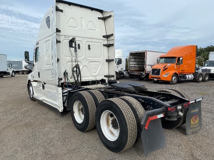 2021 Freightliner Cascadia — photo 5