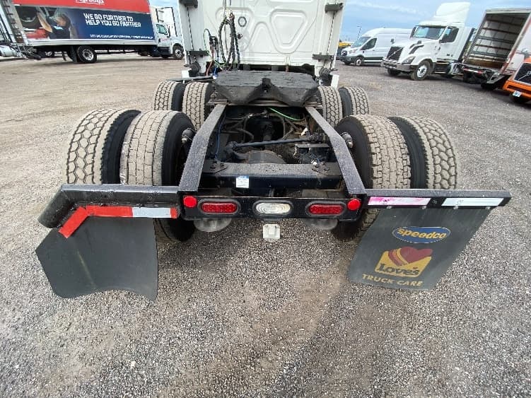 2021 Freightliner Cascadia — photo 6