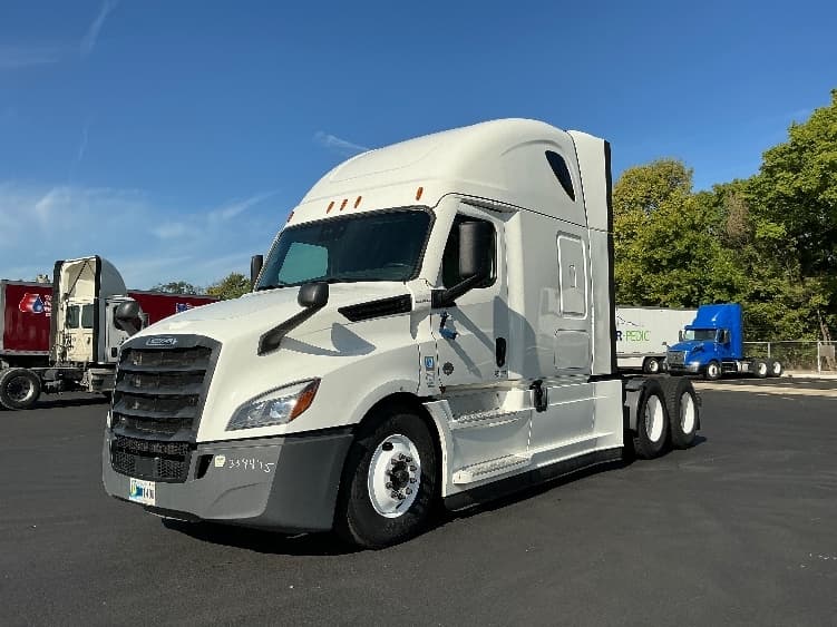 2021 Freightliner Cascadia — photo 3