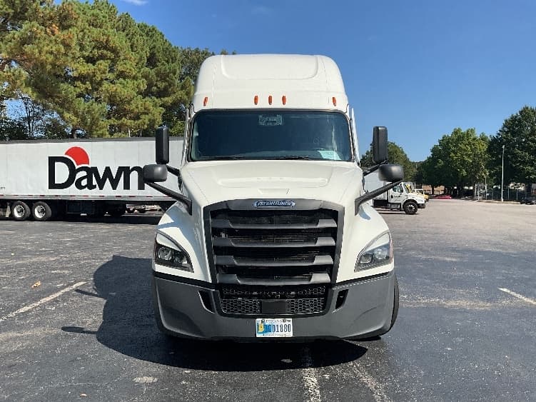 2021 Freightliner Cascadia — photo 2