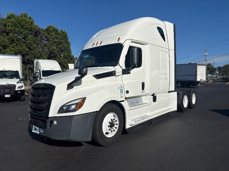 2021 Freightliner Cascadia — photo 3